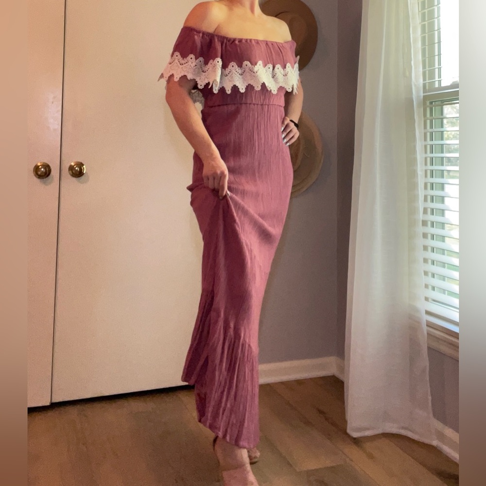 Romeo + Juliet Couture Maxi Dress
